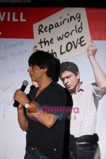 Shahrukh Khan promotes My Name is Khan in Cinemax on 20th Feb 2010 (25).JPG